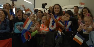 Встреча Дункана Доуренса фанатами в аэропорту Амстердама