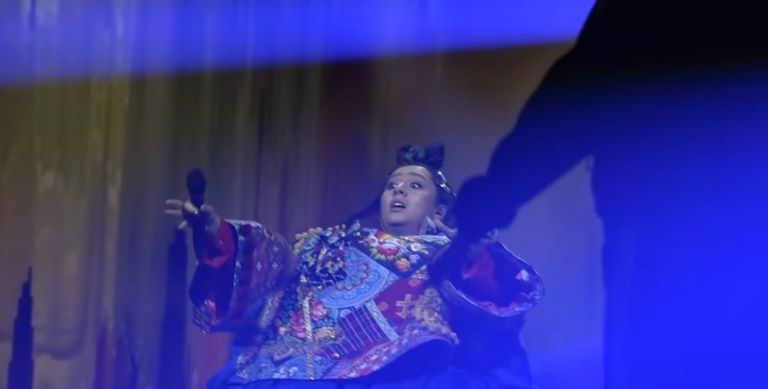 🇷🇺 Какую слова изменила Манижа в песне "Русская женщина"