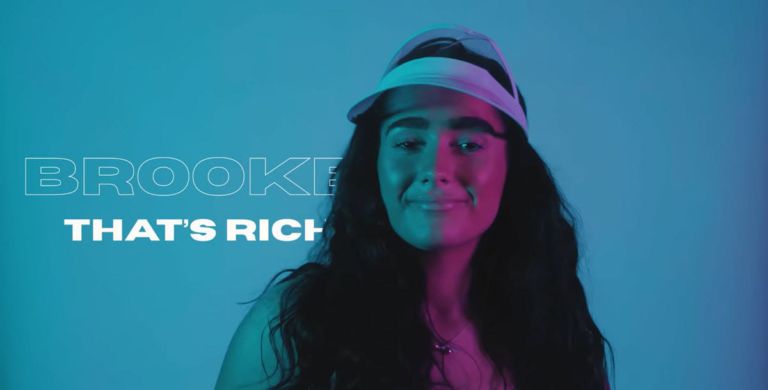 🇮🇪 Ирландия: Brooke Scullion с песней That’s Rich выступит на Евровидении 2022