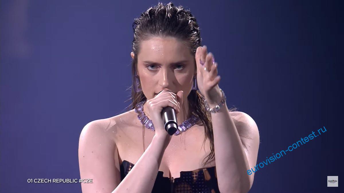 Чехия Выступление We Are Domi в финале Евровидения 2022 с песней Lights Off