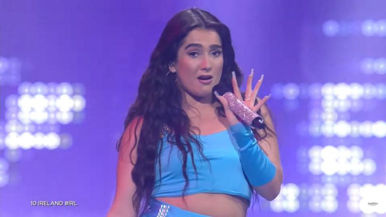 🇮🇪 Ирландия: Выступление Brooke во 2 полуфинале Евровидения 2022 с песней That’s Rich