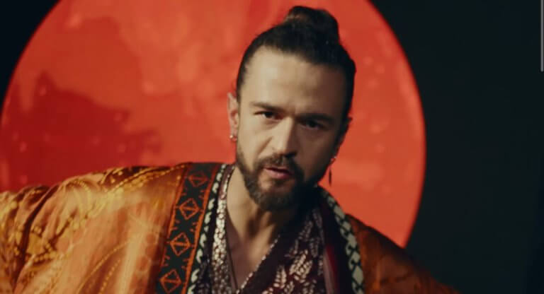🇲🇩 Молдова: Выступление Pasha Parfeni в финале Евровидения 2023 с песней Soarele şi Luna (18 место)