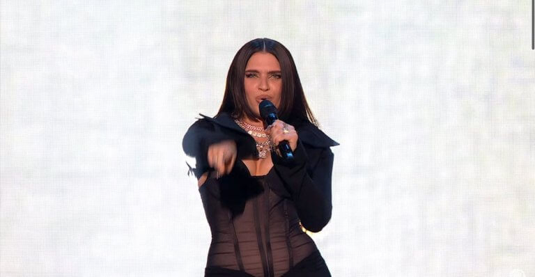 🇬🇧 Великобритания: Выступление Mae Muller в финале Евровидения 2023 с песней I Wrote A Song (25 место)