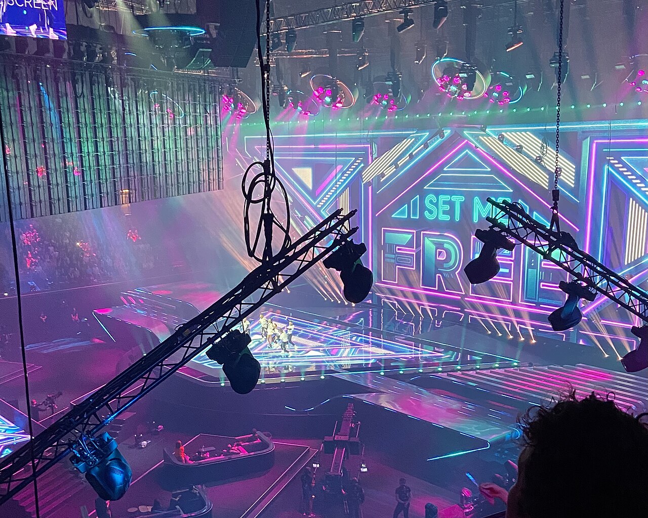 Eden Alene с песней Set Me Free на сцене Евровидения-2021 в Роттердаме