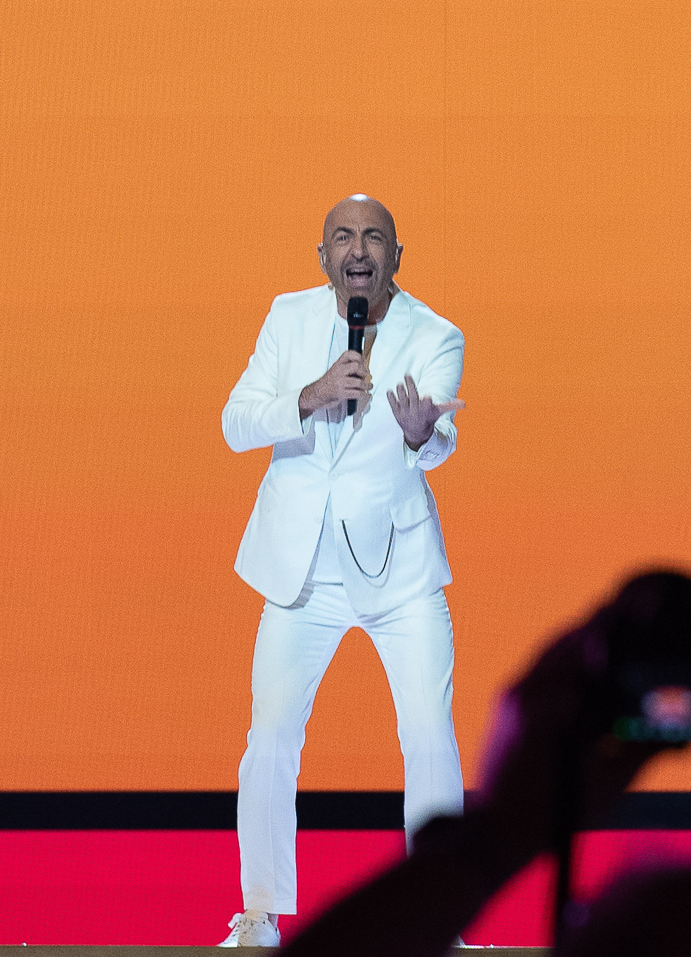 Serhat с песней Say Na Na Na на сцене Евровидения-2019 в Тель-Авиве