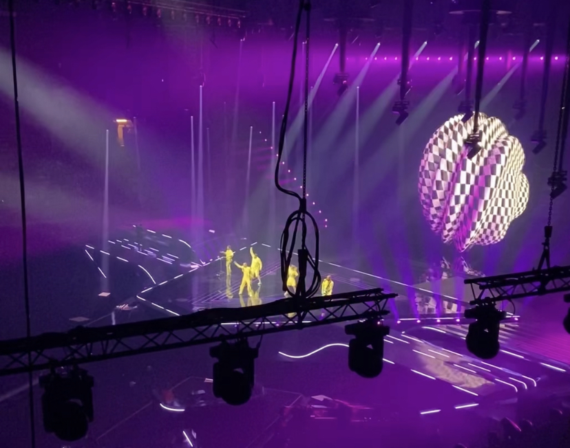 The Roop с песней Discoteque на сцене Евровидения-2021 в Роттердаме